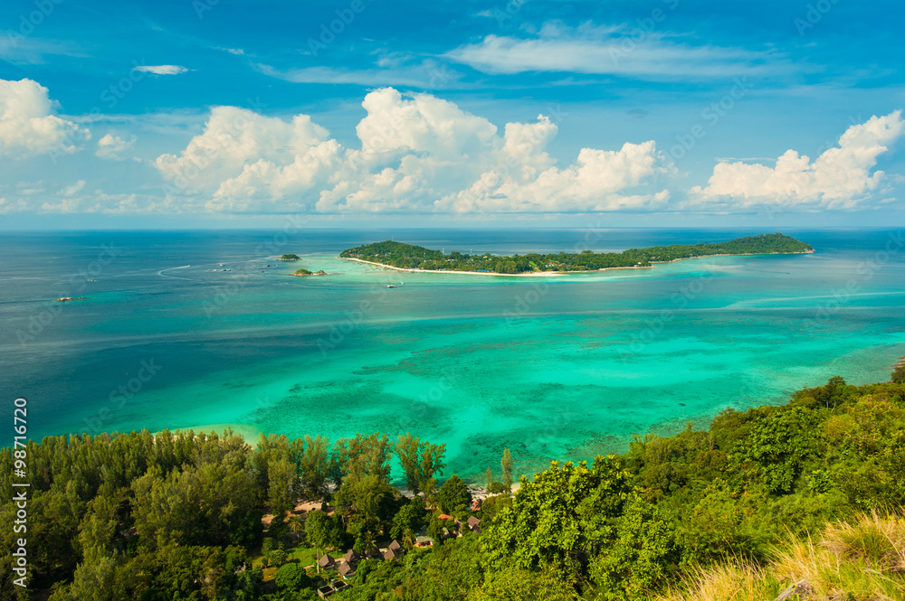 KOH ADANG : Viewpoint Chado cliff on Koh Adung, Satun Thailand