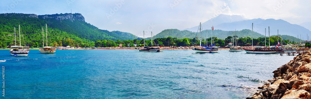 Naklejka premium Panorama plaży Moonlight w Kemer, Antalya, Turcja