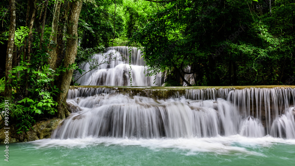 Obraz premium Huai Mae Kamin Waterfall