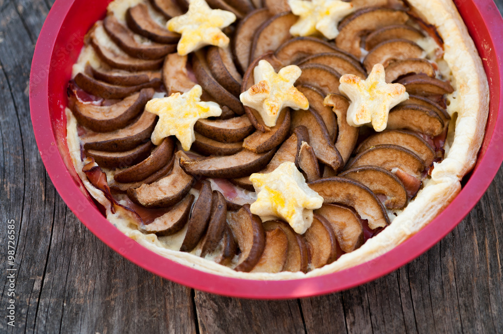 Tart with pears and blue cheese Tart with pears and blue cheese