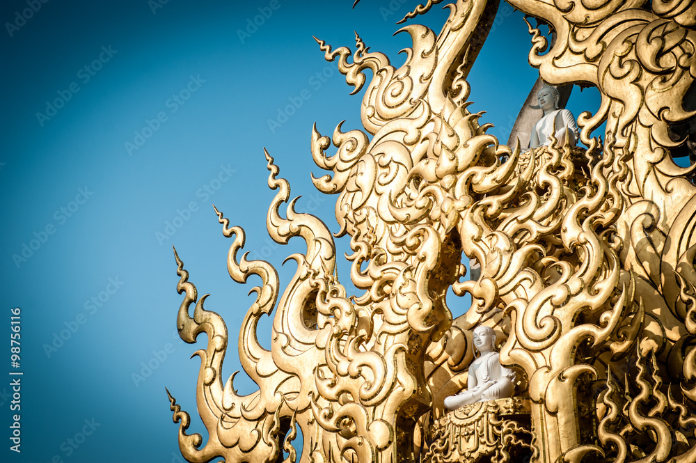 Fototapeta premium Ornate Roof at Wat Rong Khun,Thailand