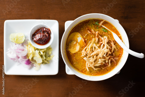 Thai northern style curry noodle (Kao Soi)