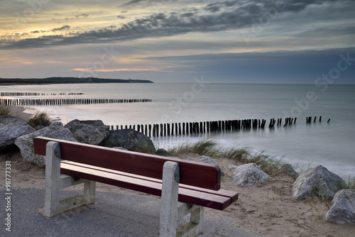 banc face à la mer