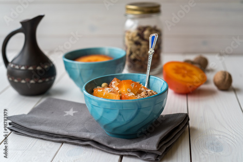 Oatmeal with persimmon