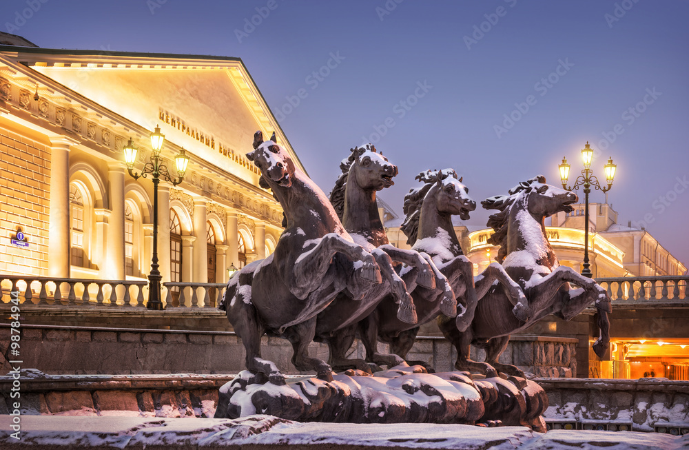 Fototapeta premium Занесенные снегом Snow-covered horses