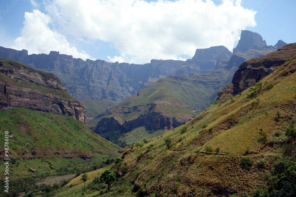 Amphitheatre, Royal Natal National Park, South Africa Amphitheatre, Royal Natal National Park, South Africa