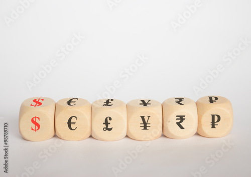 Wallpaper Mural Währungssymbole auf würfel Torontodigital.ca