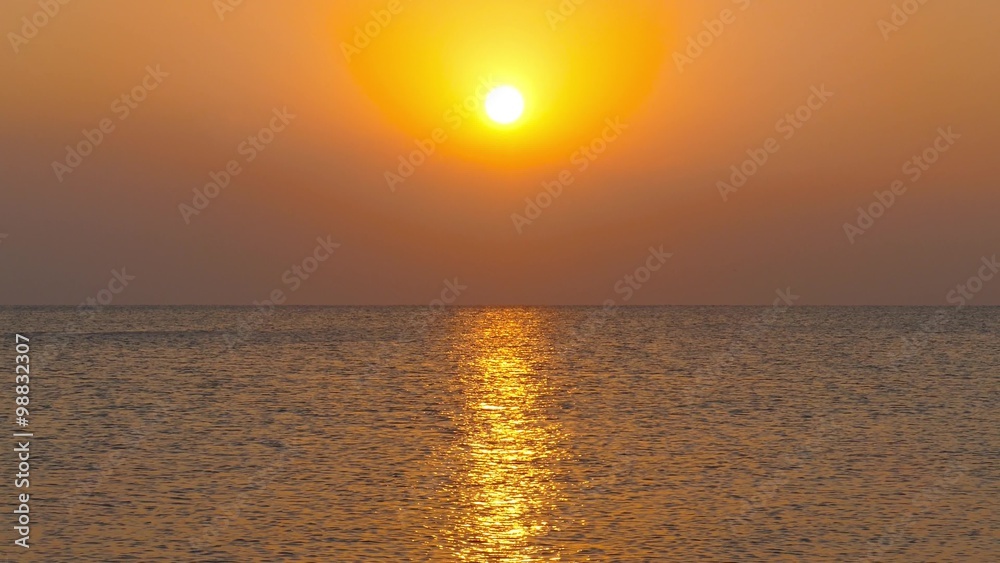 beauty landscape with sunrise over sea, 4k
beauty landscape with sunrise over sea, 4k