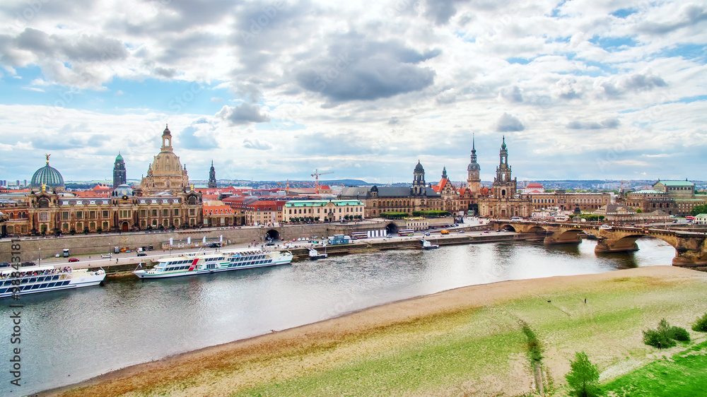 Obraz premium Histoirical center of the Dresden Old Town, Zwinger, Theatre Sq