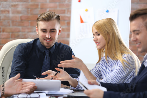 Young business people discu...