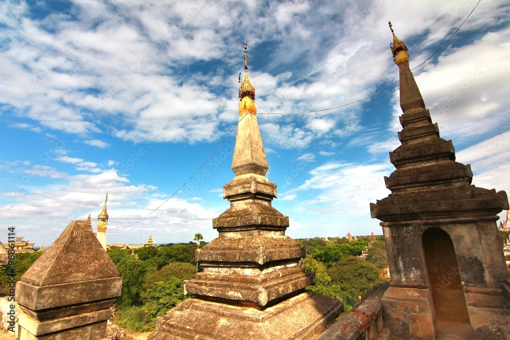 Naklejka premium temple and pagoda in bagan myanmar