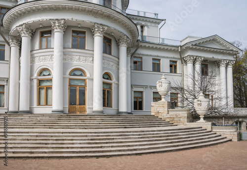 Detail of the eastern facade ofYelagin PalaceSt. Petersburg.
