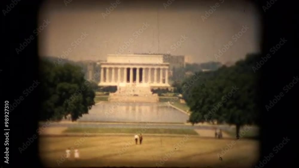 View of the Lincoln monument in the mid 1960's View of the Lincoln monument in the mid 1960's