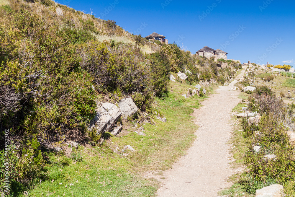 Obraz premium Village on Isla del Sol (Island of the Sun) in Titicaca lake, Bolivia