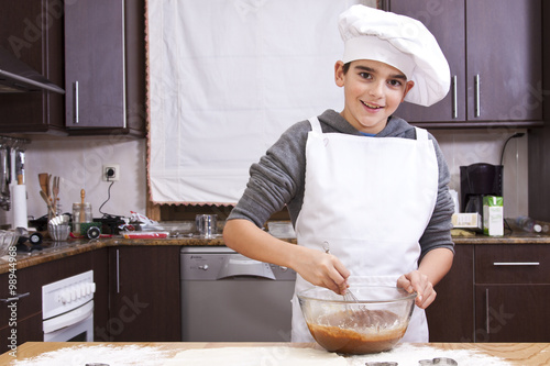 child clothes chef making cakes