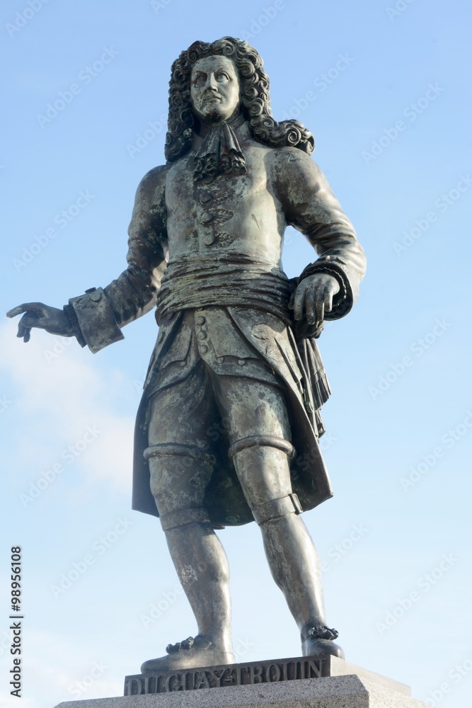 Fototapeta premium statue de dugay trouin