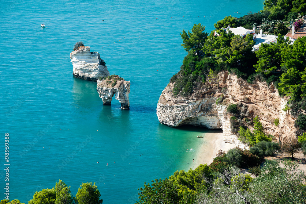 Foto Stock Baia delle Zagare, Gargano, Puglia, Italia | Adobe Stock