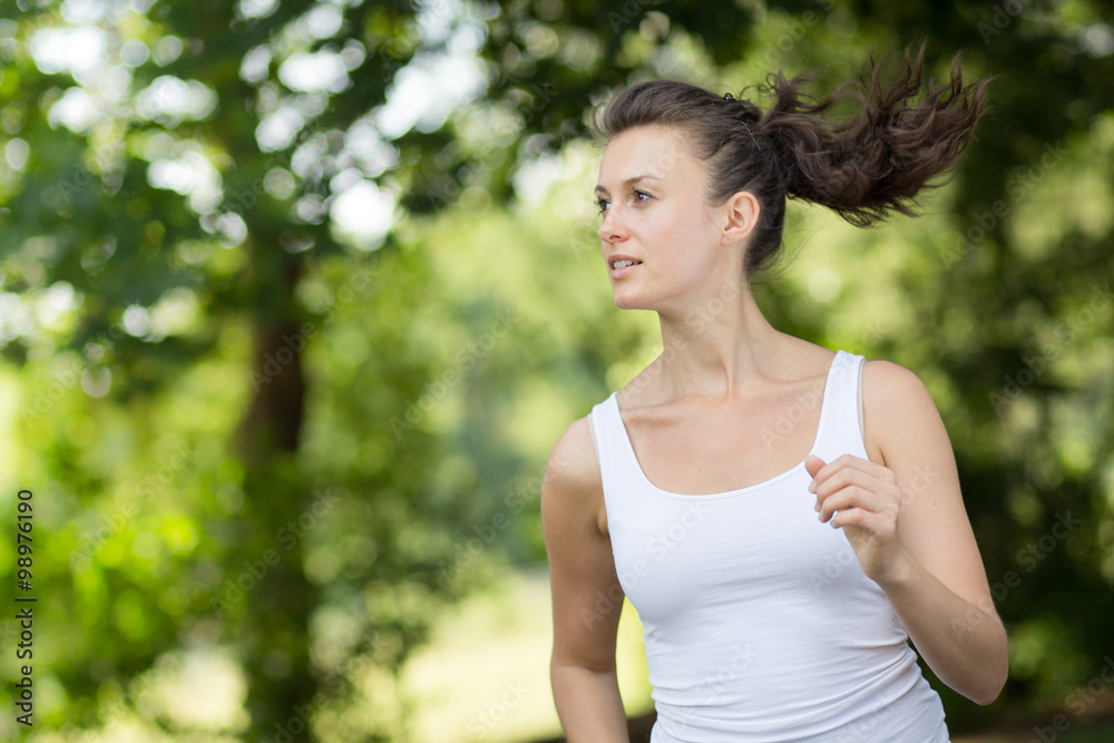 Junge Frau beim Joggen Junge Frau beim Joggen