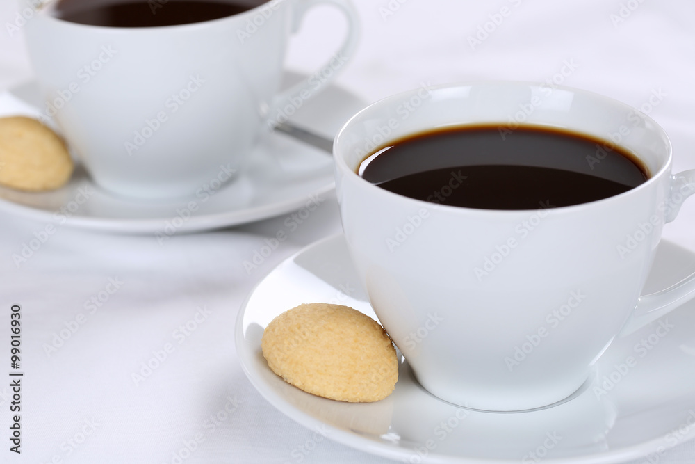 Frischer Kaffee in Kaffeetasse Frischer Kaffee in Kaffeetasse