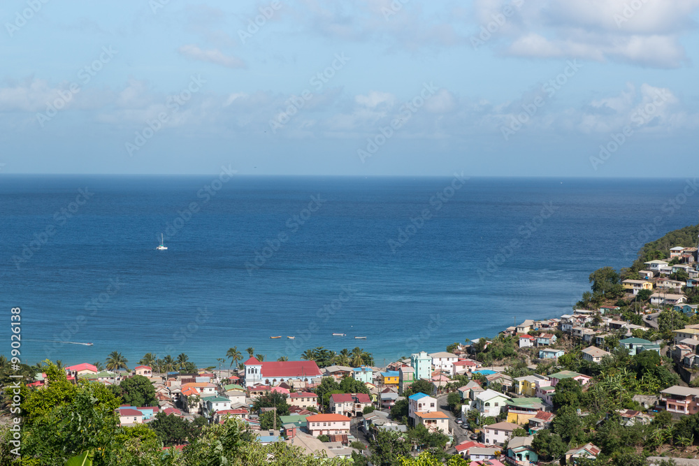 Paysage de Sainte Lucie : mer et montagne