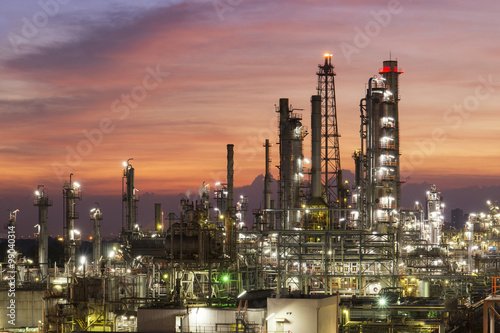 Εκτύπωση καμβά Oil refinery plant at sunset, The night view of petroleum and petrochemical factory with distillation column, drum and pipeline