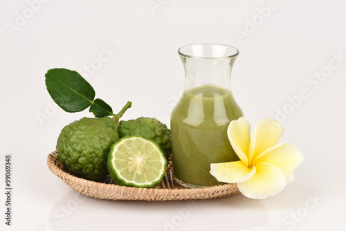 Kaffir lime, Leech lime, Mauritius papeda, fruits, juice., Medicinal and hair.