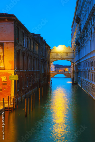 Obraz na płótnie Bridge of sighs in Venice, Italy w salonie