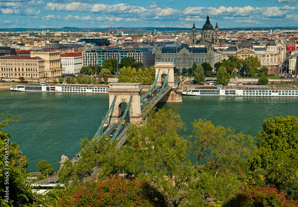 Nice view on the Chain Bridge in Budapest, Hungary