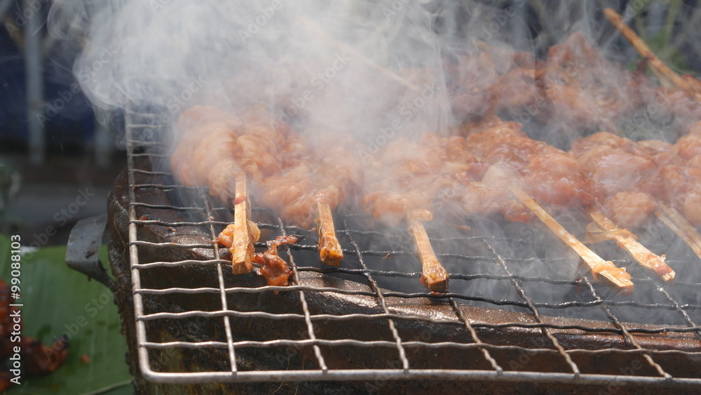 Panning shot of Grilled chicken with bones Panning shot of Grilled chicken with bones