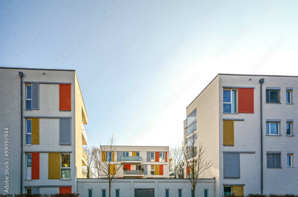 Fototapeta premium Modernes Wohnen in der Stadt, Wohngebäude Mehrfamilienhäuser