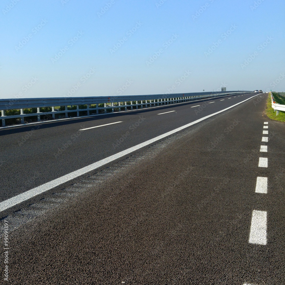 Autostrada senza macchine Autostrada senza macchine