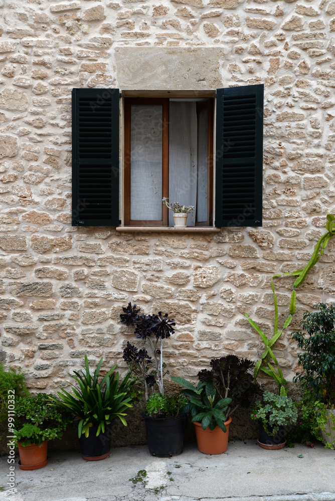 Fenster in Alcudia, Mallorca