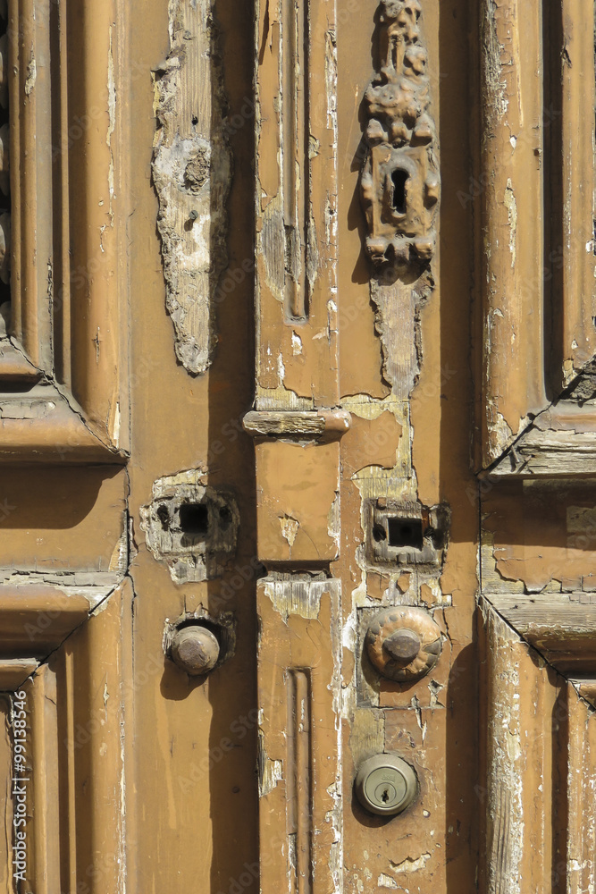 Naklejka premium Vieille porte en bois - Gros plan