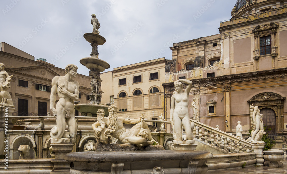 Brunnen Fontana della Vergogna auf der Piazza Pretoria vom Florentiner Bildhauer des Manierismus Francesco Camilliani, 1554 - 1555, Palermo, Sizilien, Italien, Europa