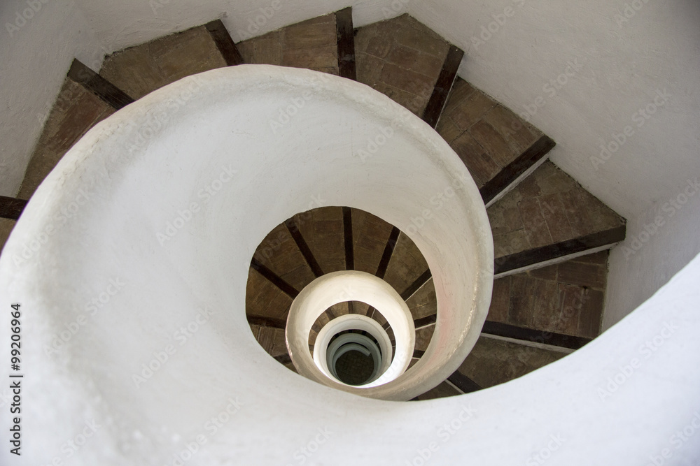 Fototapeta premium Escalera de Caracol de la torre de Santa Catalina Valencia de arriba hacia abajo