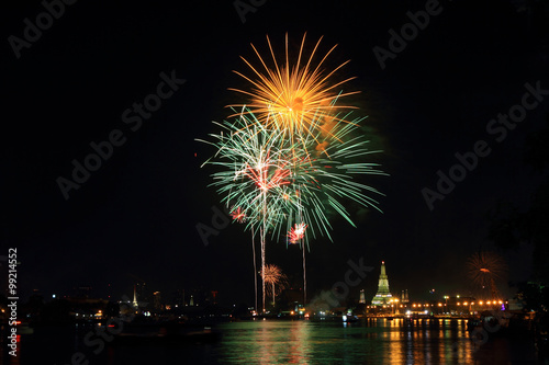 fireworks at the river © rukawajung