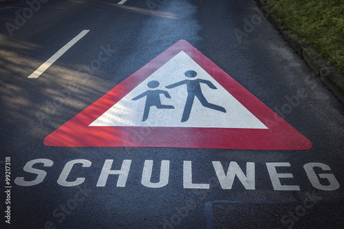 Strassenmarkierung Schulweg