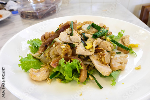 Stir Fried Rice Noodle with Chicken,Thai style