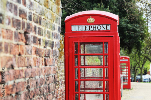 LONDON. Red telephone box.