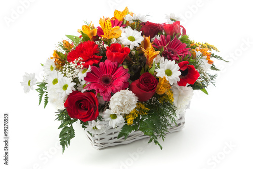 Fototapeta Naklejka Na Ścianę i Meble -  Flowers arrangement in a basket