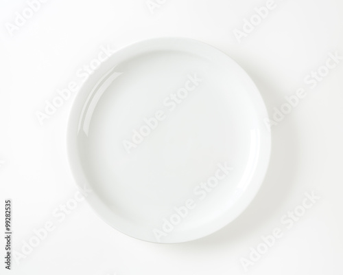 Rolled edge white dinner plate
