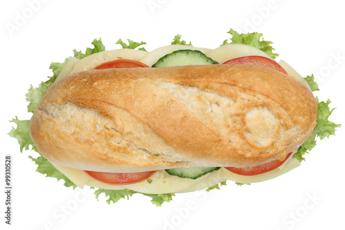 Sandwich Baguette belegt mit Käse von oben Freisteller