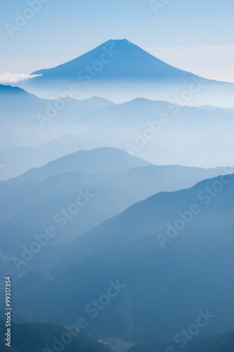 南アルプス・笊ヶ岳から望む富士山