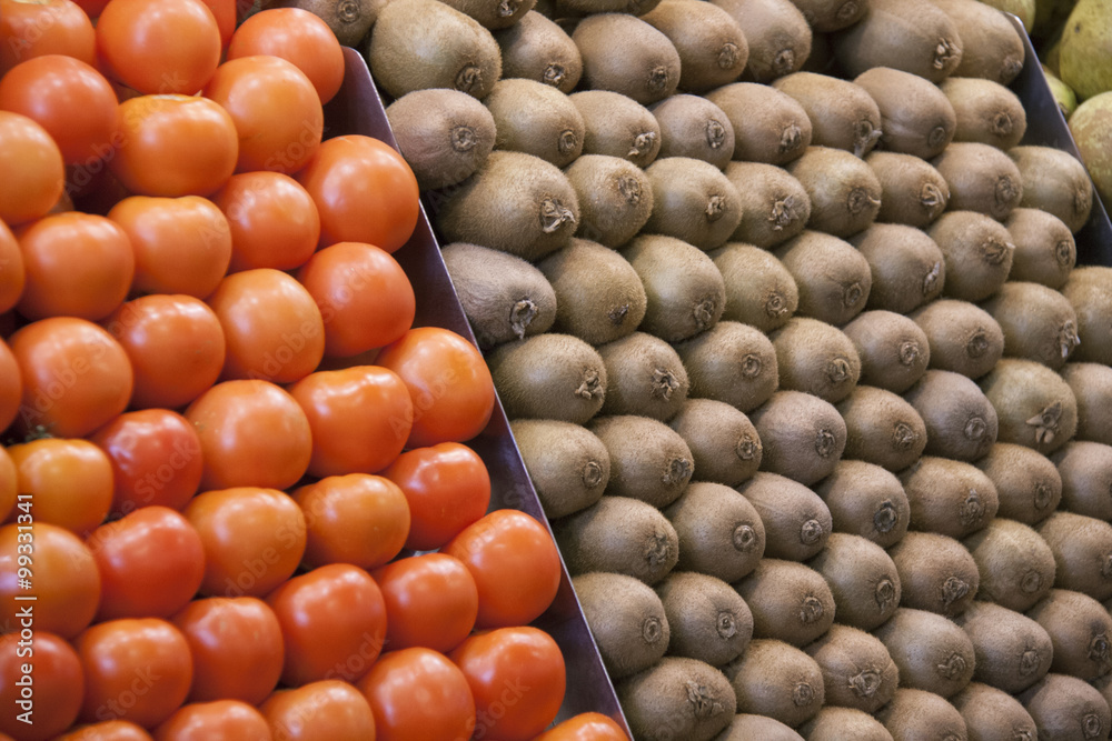 Tomatoes and kiwis Tomatoes and kiwis
