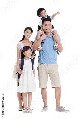 Young family in travel © Blue Jean Images