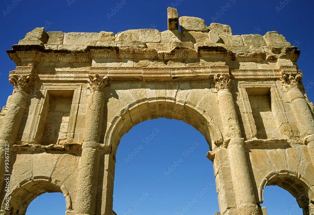 Tunisia. Ancient Sufetula (present day Sbeitla). Triumphal arch dedicated to the emperor Antoninus Pious with visible engraved inscription