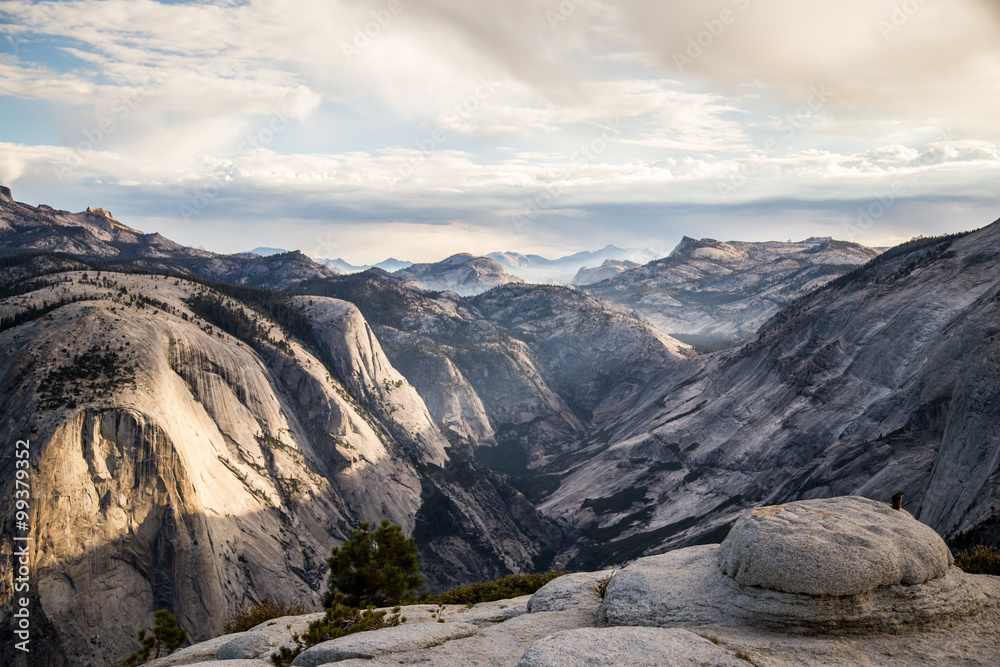 View along john muir trail Yosemite National Park.