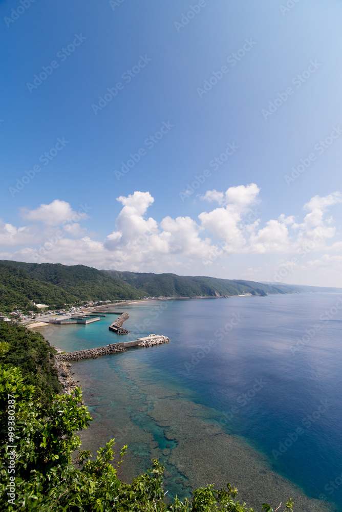 沖縄県　茅打ちバンタからの眺め