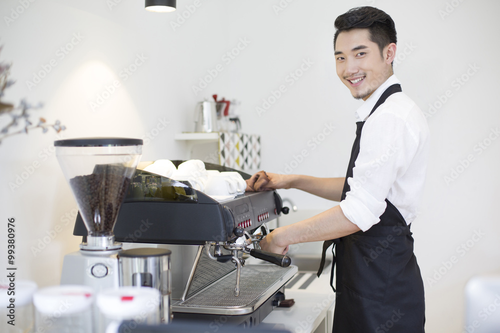 Barista making coffee StockFoto Adobe Stock