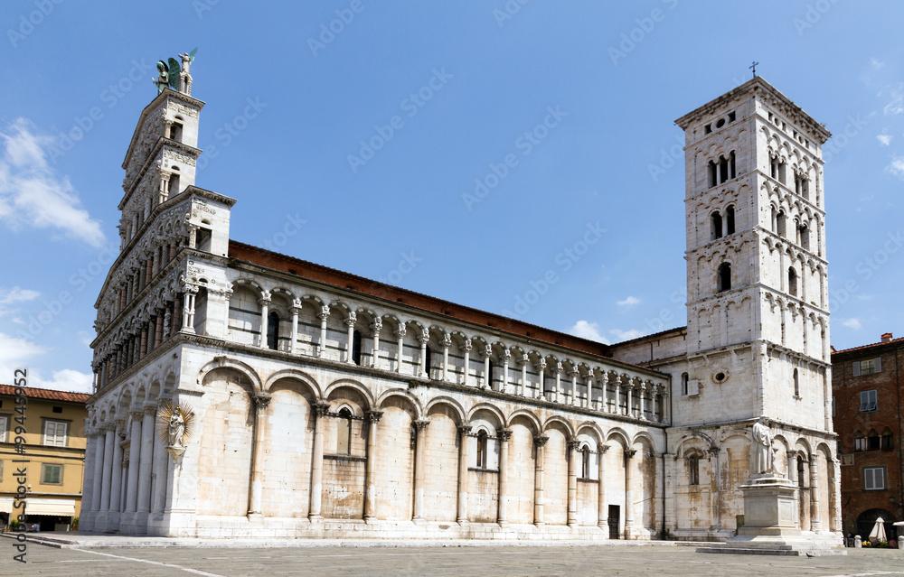 Fototapeta premium Cathedral of San Michele in Foro in Lucca, Italy